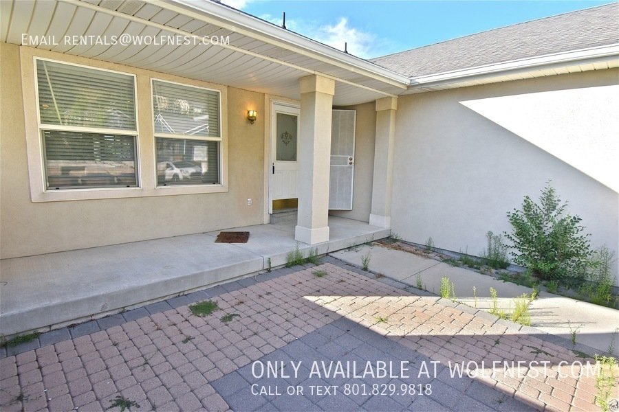 Spacious 4 Bedroom Draper Home with 2 Kitchens! No Deposit Option! property image