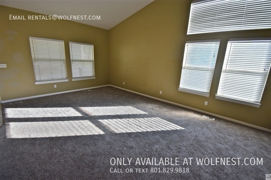 Spacious 4 Bedroom Draper Home with 2 Kitchens! No Deposit Option! property image