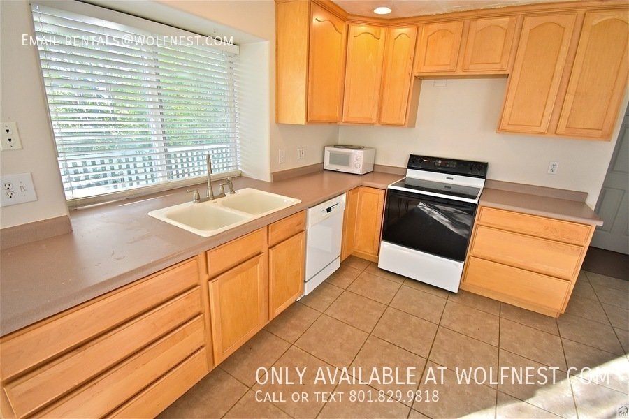 Spacious 4 Bedroom Draper Home with 2 Kitchens! No Deposit Option! property image