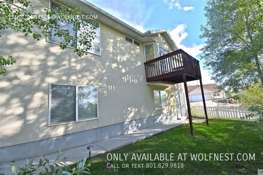 Spacious 4 Bedroom Draper Home with 2 Kitchens! No Deposit Option! property image
