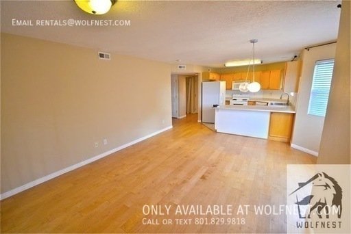 Immaculate 3 Bed West Valley Condo! No Deposit Option! property image