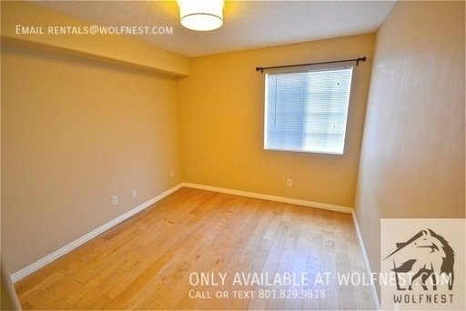 Immaculate 3 Bed West Valley Condo! No Deposit Option! property image