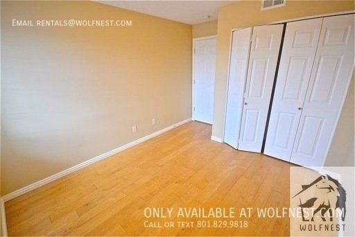 Immaculate 3 Bed West Valley Condo! No Deposit Option! property image