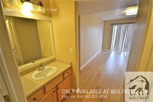 Immaculate 3 Bed West Valley Condo! No Deposit Option! property image
