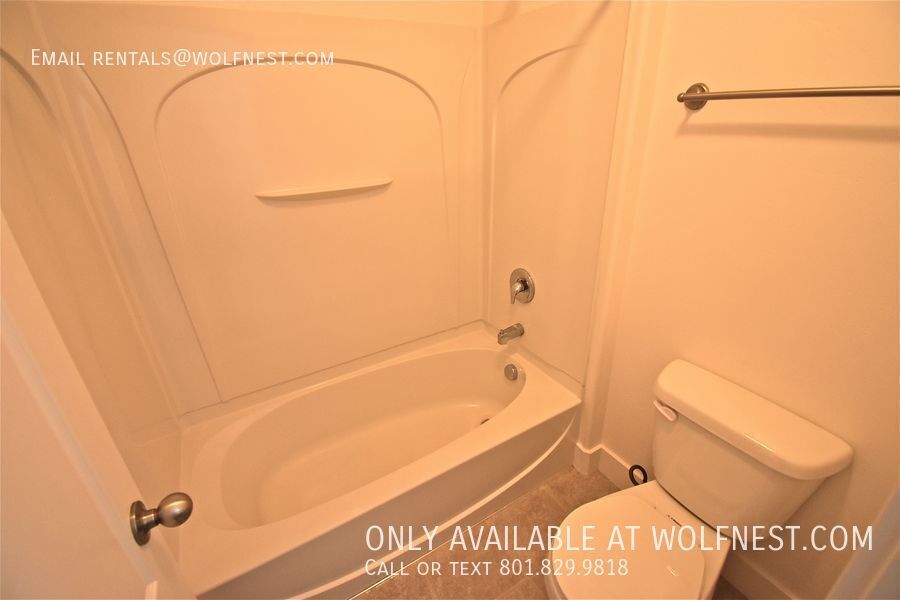 Spacious 3+ Bed Murray Townhome! No Deposit Option! property image