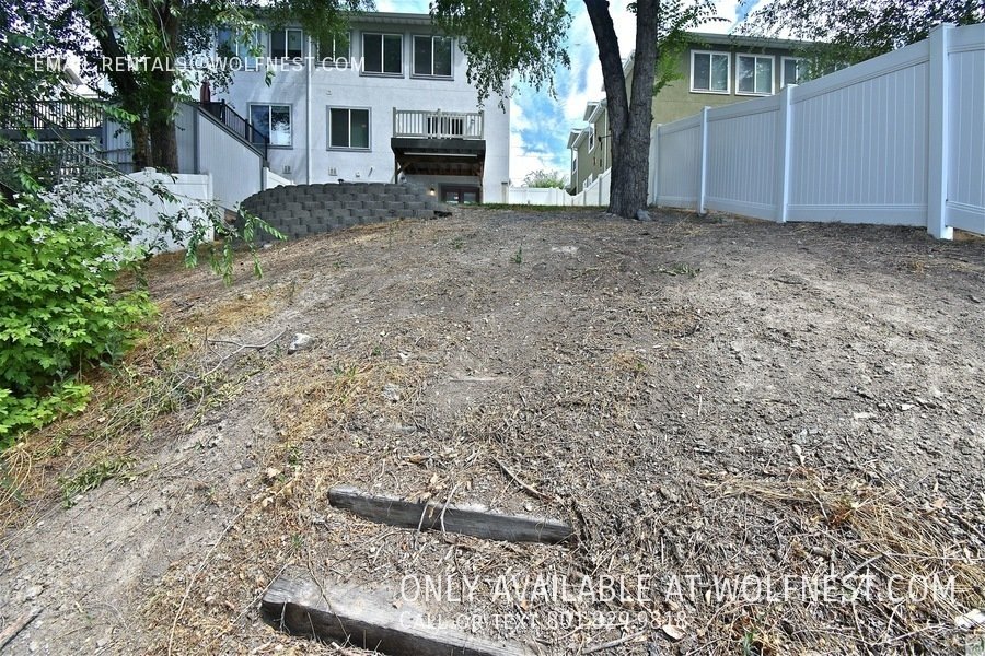 Spacious 3+ Bed Murray Townhome! No Deposit Option! property image