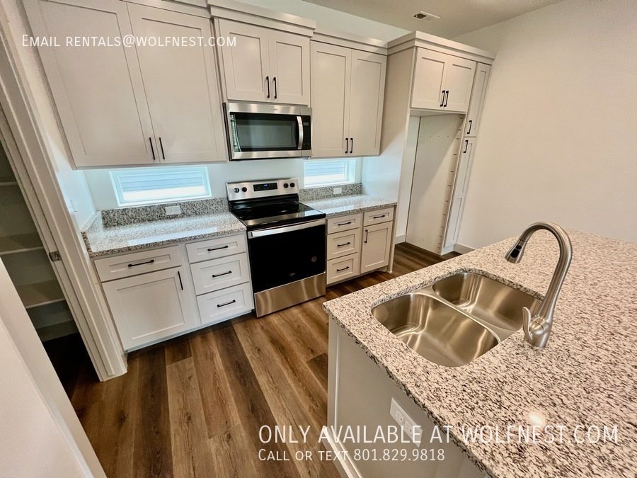Newer 2 Bed Clearfield Townhome! No Deposit Option! property image