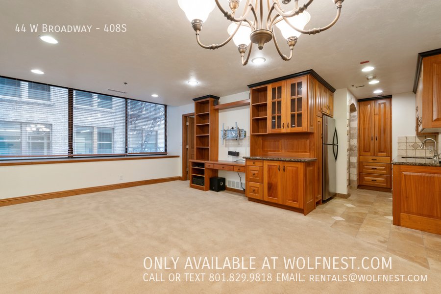 Luxurious 1 Bed Downtown Condo! No Deposit Option! property image