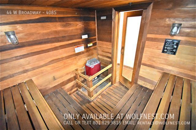 Luxurious 1 Bed Downtown Condo! No Deposit Option! property image