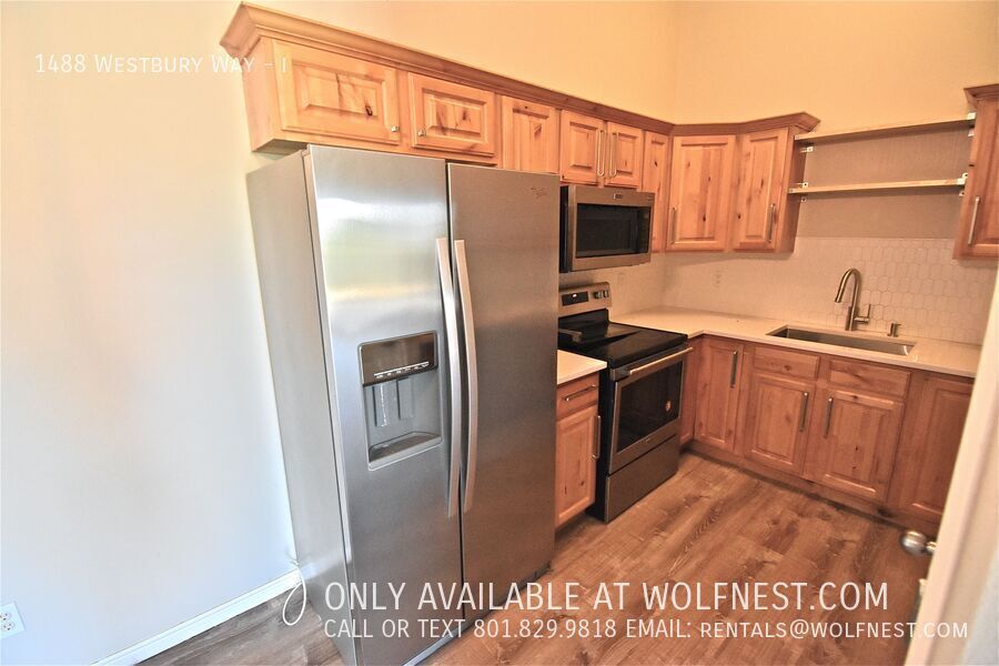 Beautiful 3 Bed Lehi Condo! No Deposit Option! property image