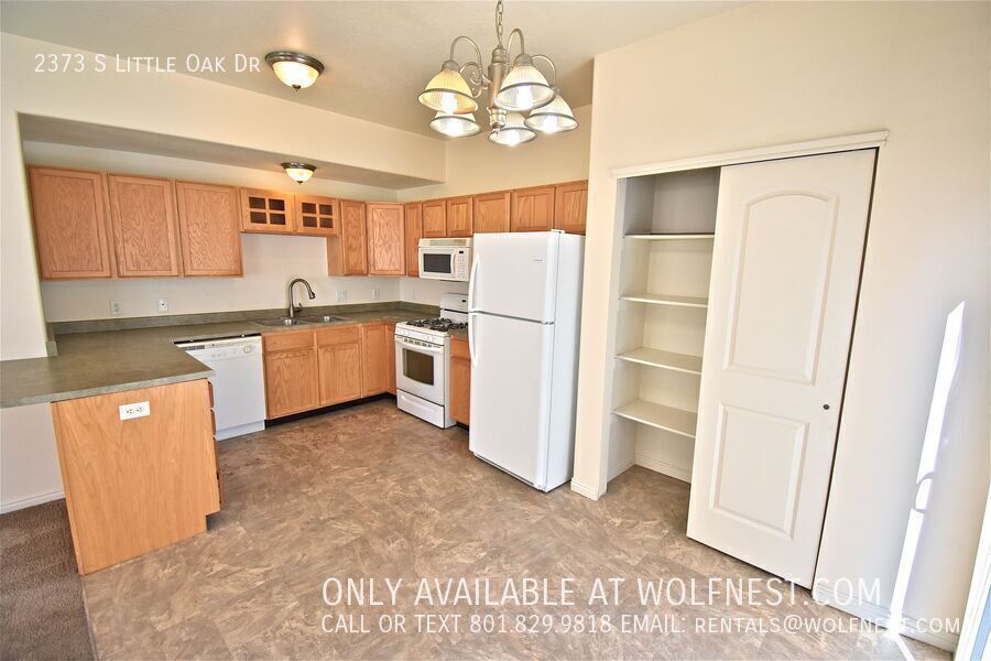 Lovely 3 Bed West Valley Townhome! No Deposit Option! property image