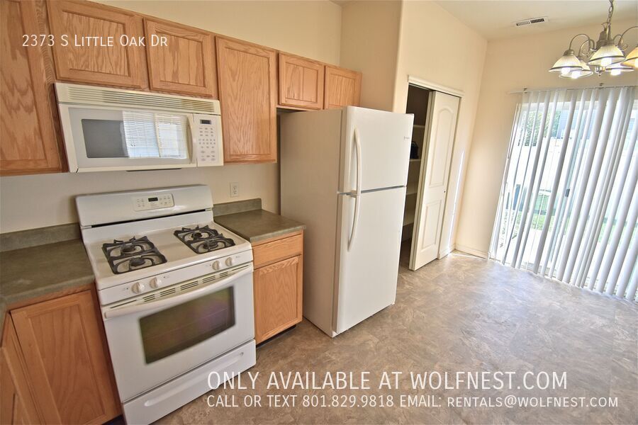 Lovely 3 Bed West Valley Townhome! No Deposit Option! property image