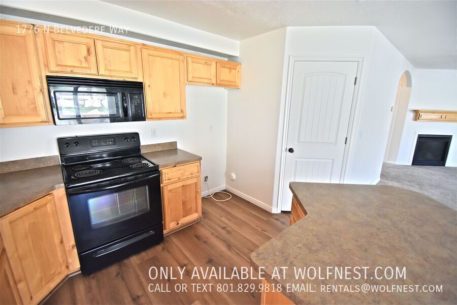 Beautiful 3 Bed Layton Home! No Deposit Option! property image