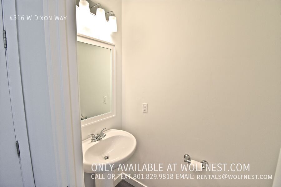 Gorgeous 4 Bed Lehi Townhome! No Deposit Option! property image