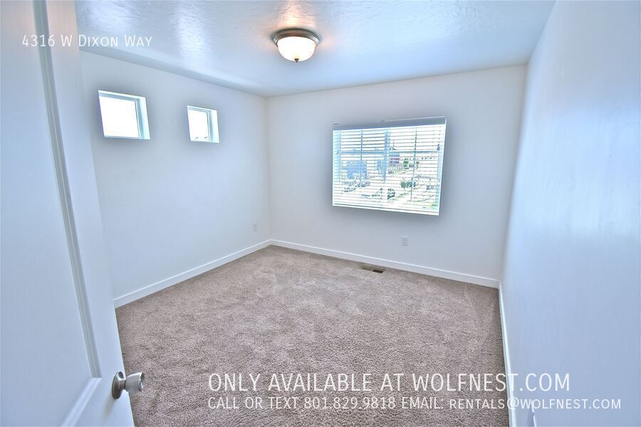 Gorgeous 4 Bed Lehi Townhome! No Deposit Option! property image