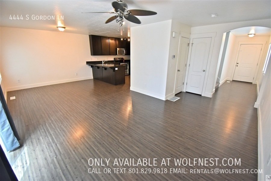 Spacious 3+ Bed Murray Townhome! No Deposit Option! property image