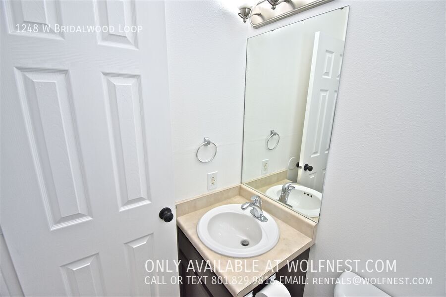 Stunning 3 Bed Lehi Townhome! No Deposit Option! property image