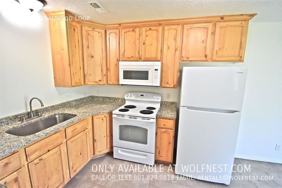 Stunning 3 Bed Lehi Townhome! No Deposit Option! property image