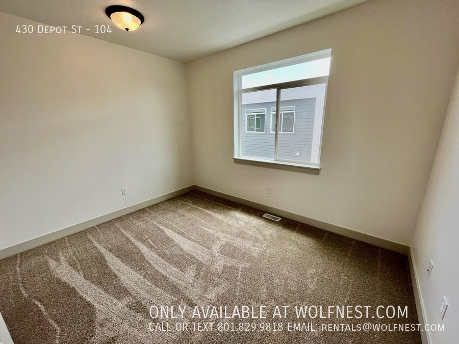 Newer 2 Bed Clearfield Townhome! No Deposit Option! property image