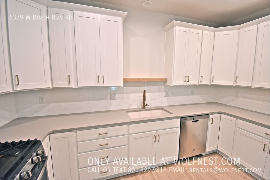 Beautiful 3 Bed Daybreak Townhome! No Deposit Option! property image