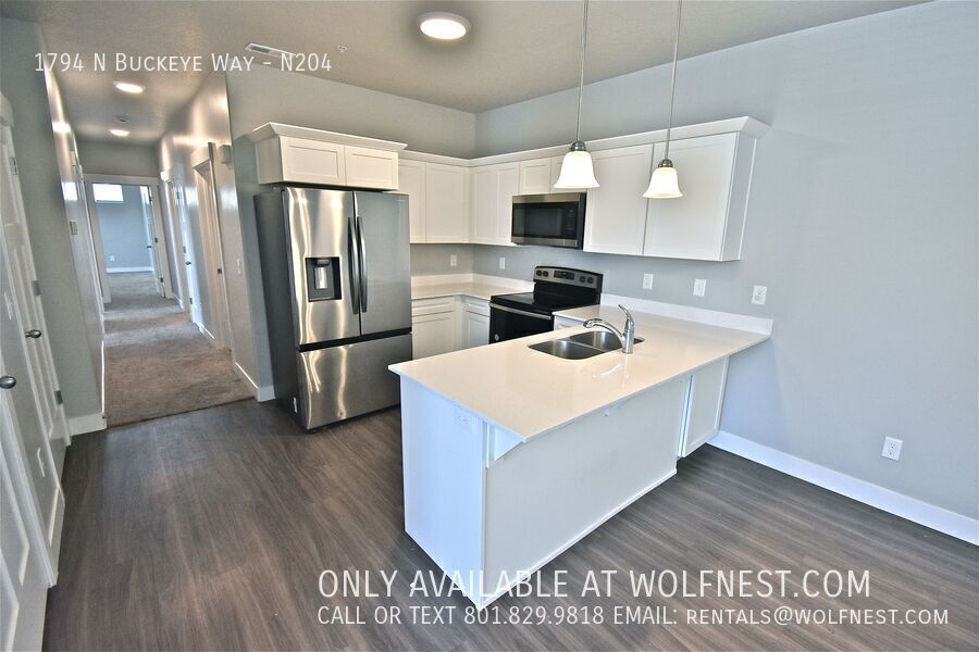 Stunning 3 Bed Saratoga Springs Condo! No Deposit Option! property image