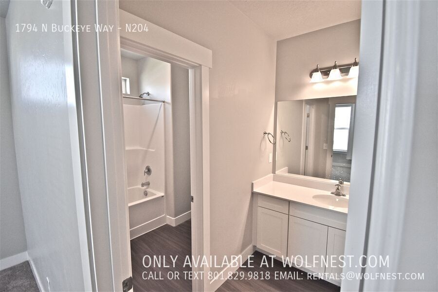 Stunning 3 Bed Saratoga Springs Condo! No Deposit Option! property image