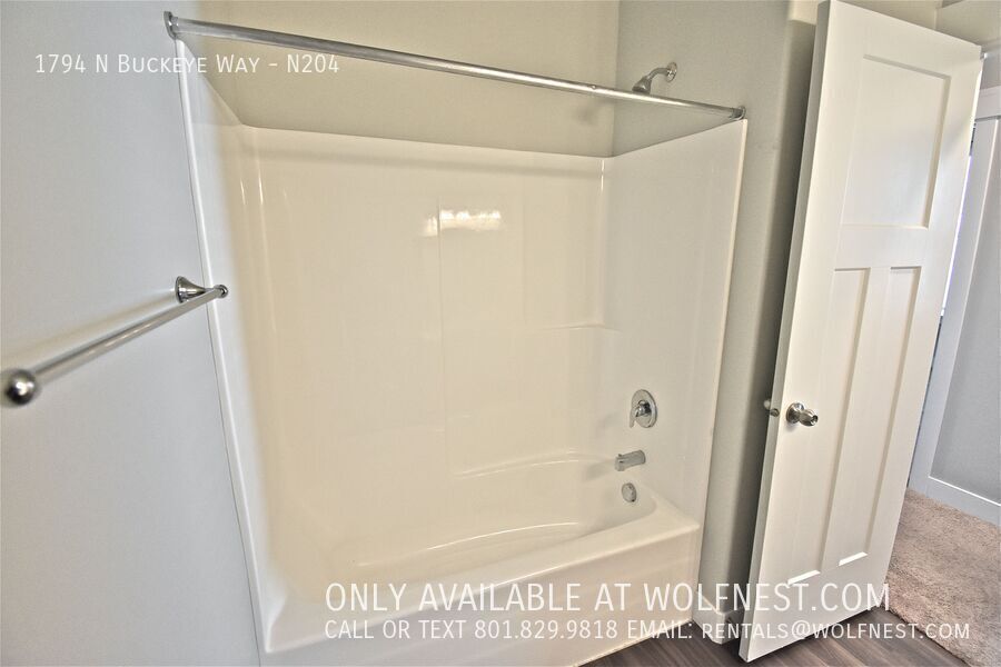 Stunning 3 Bed Saratoga Springs Condo! No Deposit Option! property image