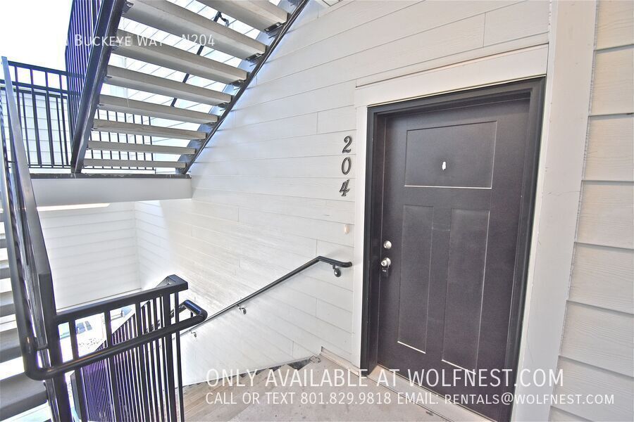 Stunning 3 Bed Saratoga Springs Condo! No Deposit Option! property image