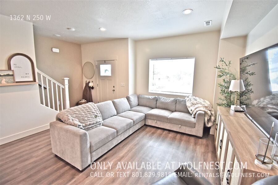 Gorgeous 3 Bed Sunset Townhome! No Deposit Option! property image