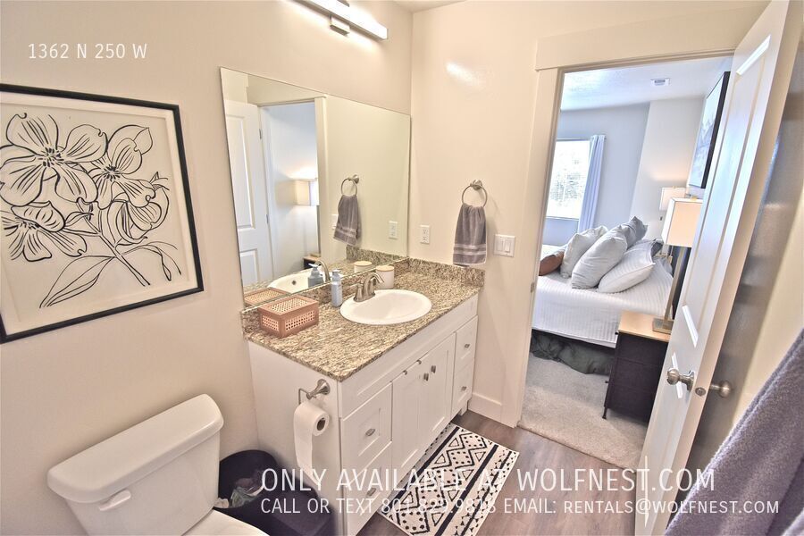 Gorgeous 3 Bed Sunset Townhome! No Deposit Option! property image