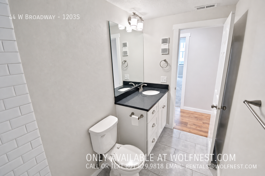 Remodeled 2 Bed Downtown Condo! No Deposit Option! property image