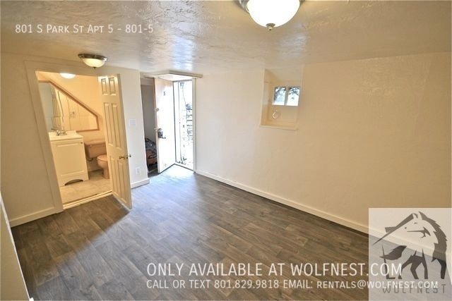 No Deposit Option! Cozy 1 Bed Downtown Basement Unit property image