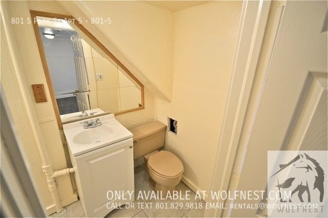No Deposit Option! Cozy 1 Bed Downtown Basement Unit property image