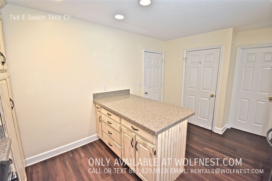 Beautiful 3 Bed Millcreek Townhome! No Deposit Option! property image