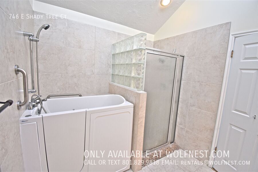 Beautiful 3 Bed Millcreek Townhome! No Deposit Option! property image