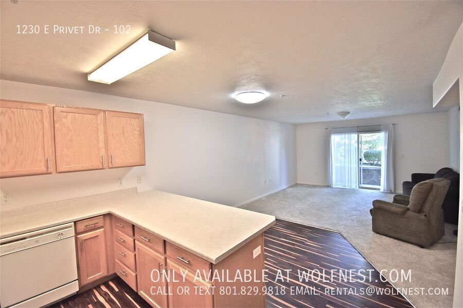 Stunning 2 Bed Cottonwood Heights Condo! No Deposit Option! property image