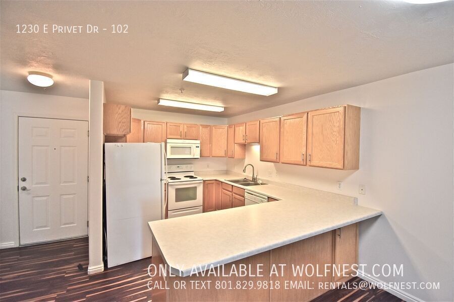 Stunning 2 Bed Cottonwood Heights Condo! No Deposit Option! property image