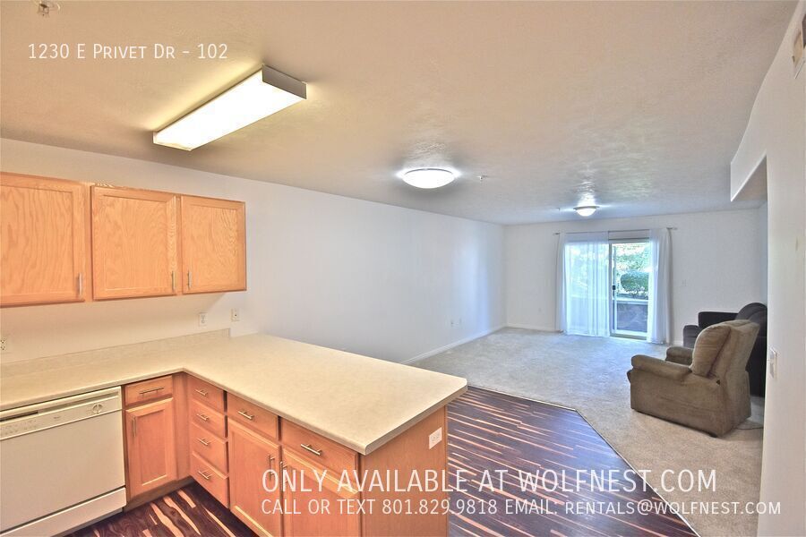 Stunning 2 Bed Cottonwood Heights Condo! No Deposit Option! property image