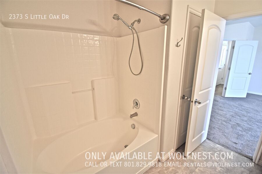 Lovely 3 Bed West Valley Townhome! No Deposit Option! property image