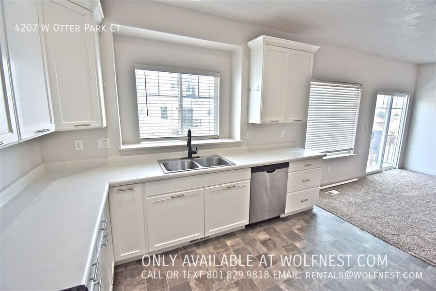 Stunning 3 Bed Riverton Townhome! No Deposit Option! property image