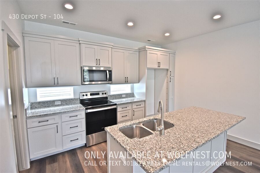 Newer 2 Bed Clearfield Townhome! No Deposit Option! property image