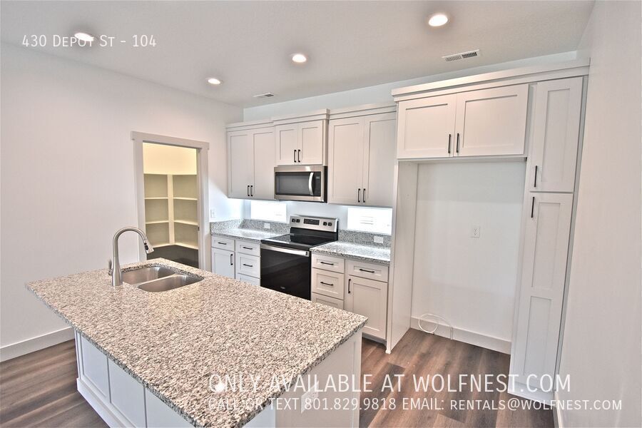 Newer 2 Bed Clearfield Townhome! No Deposit Option! property image