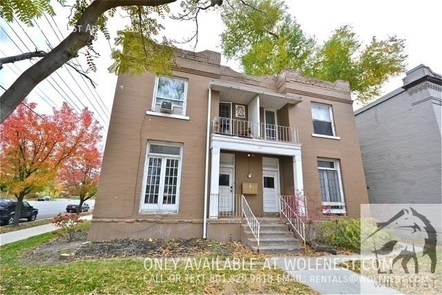 Cozy 1 Bed Downtown Basement Condo! property image
