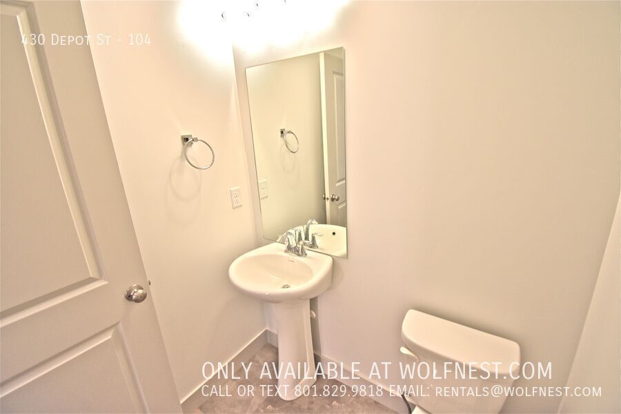 Newer 2 Bed / 2.5 Bath Clearfield Townhome! property image