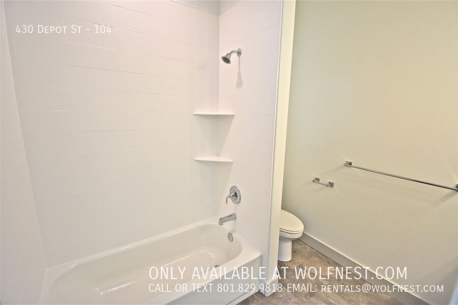 Newer 2 Bed / 2.5 Bath Clearfield Townhome! property image
