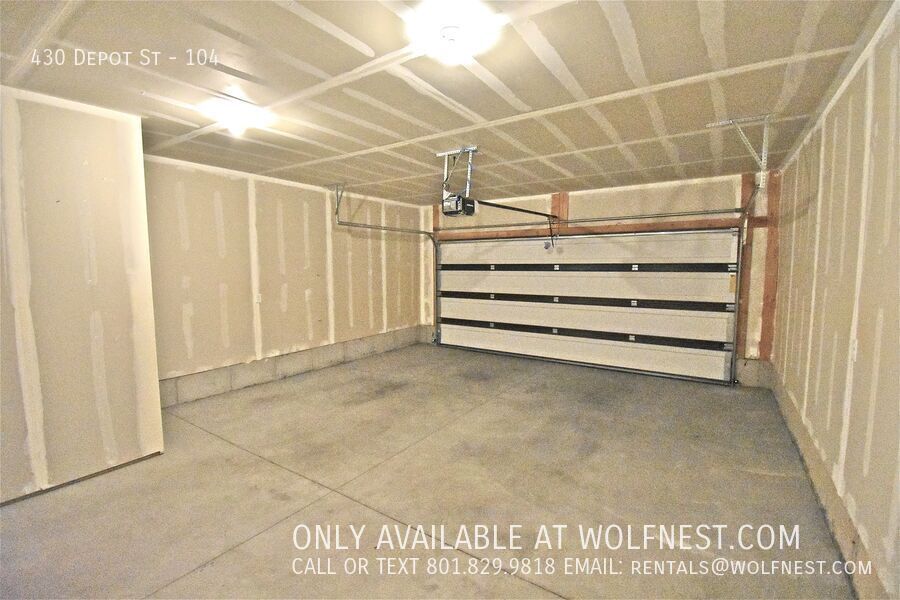 Newer 2 Bed / 2.5 Bath Clearfield Townhome! property image