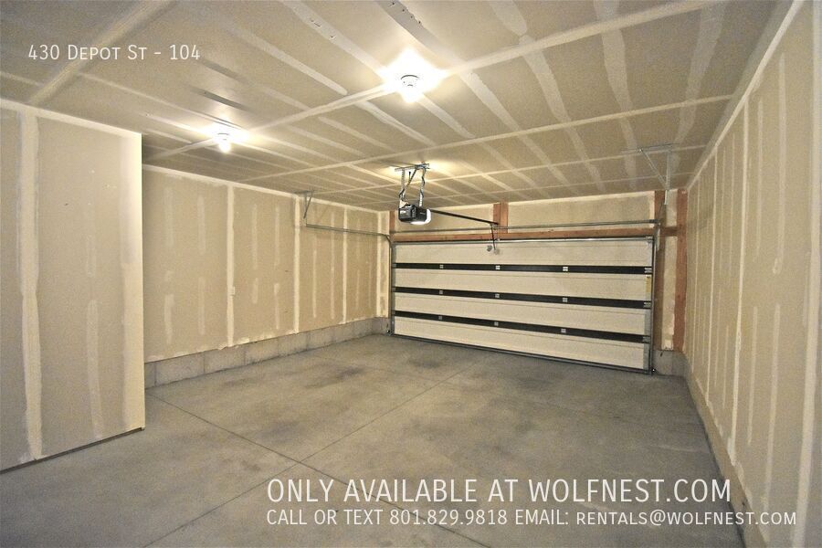 Newer 2 Bed / 2.5 Bath Clearfield Townhome! property image
