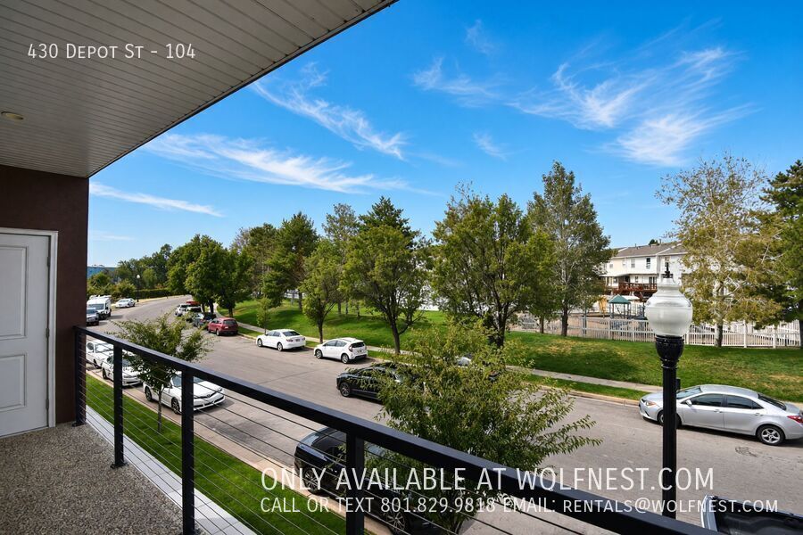 Newer 2 Bed / 2.5 Bath Clearfield Townhome! property image