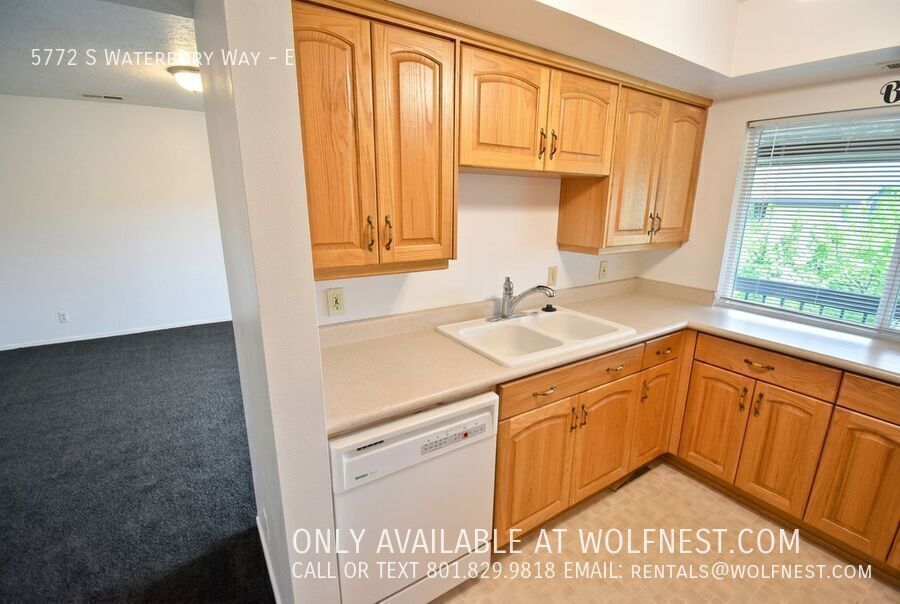 Amazing 2 Bed Murray Condo! $500 Off 1st Month! property image