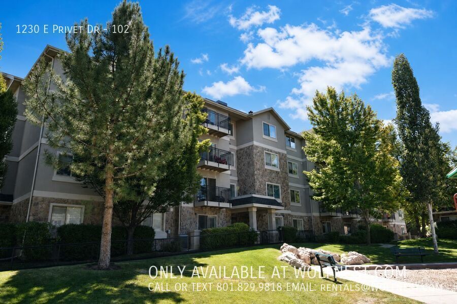 Stunning 2 Bed / 2 Bath Cottonwood Heights Condo! property image